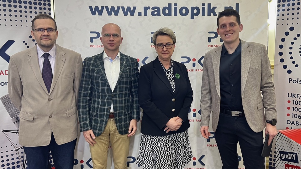 Gośćmi Marcina Kupczyka (od lewej) w bydgoskim studiu byli: Jakub Mikołajczak, Agnieszka Kłopotek i Paweł Sieg/fot: Izabela Langner