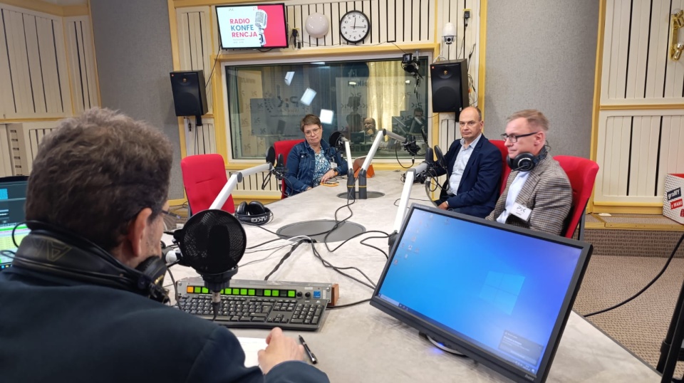 Gośćmi Marcina Kupczyka byli: Joanna Czerska-Thomas, Michał Krzemkowski i Łukasz Kowarowski (od lewej)/fot: Radosław Łączkowski
