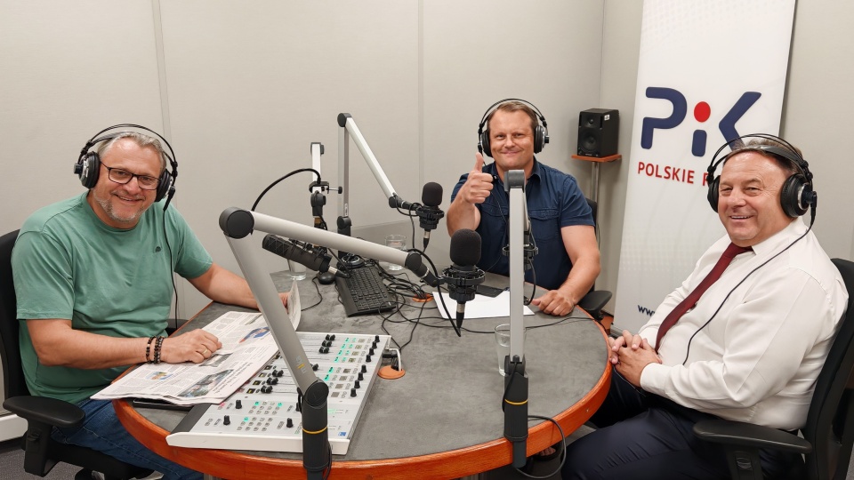 Gośćmi „Radiokonferencji” w toruńskim studiu byli: Tomasz Lenz, Michał Jakubaszek i Krzysztof Baranowski (od lewej)/fot: Zdzisław Nawrat