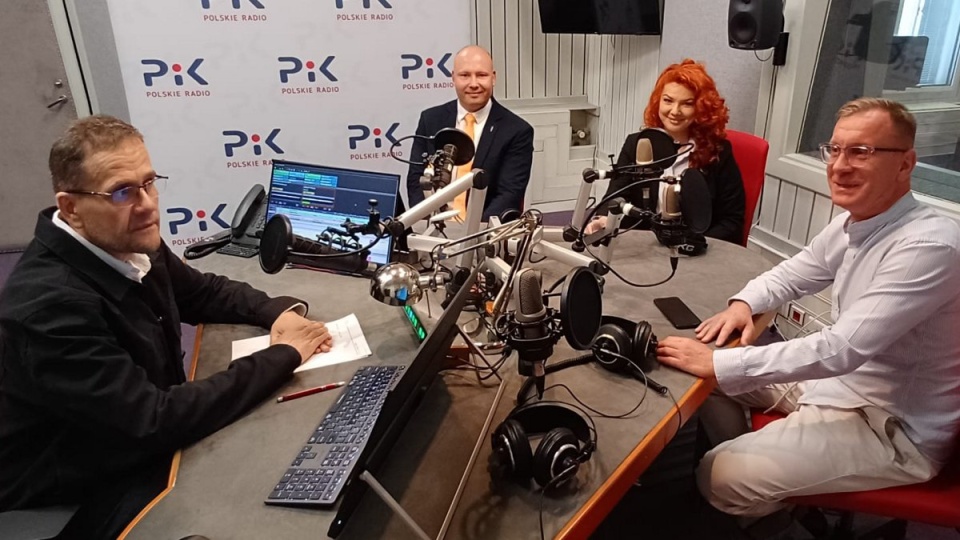 Marcin Kupczyk i jego goście. Od lewej: Przemysław Binkowski, Beata Gurbin i Łukasz Kowarowski. Fot. Katarzyna Bogucka/PR PiK