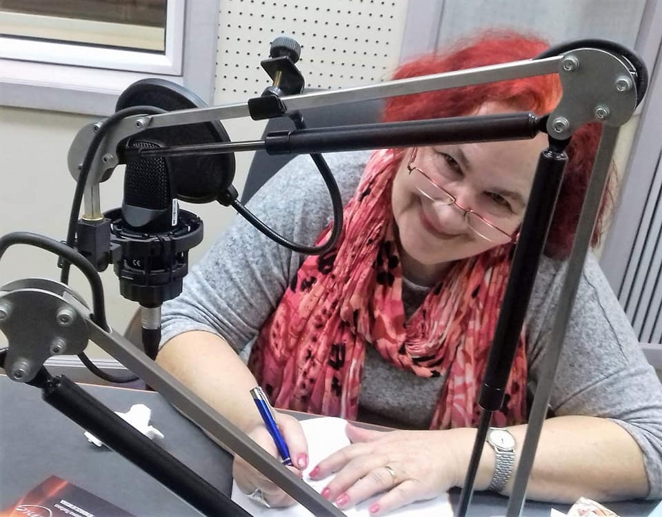 Pani Barbara Jendrzejewska w studiu Polskiego Radia PiK. Fot. Ewa Dąbska