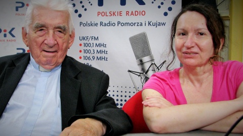 Ksiądz profesor Zygmunt Zieliński i Ewa Dąbska. Fot. Katarzyna Bogucka