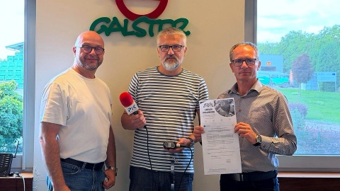 Od lewej: Sebastian Szymanowski - dyr. generalny Grupy Galster, Ireneusz Sanger oraz Paweł Pączka - prezes Grupy Galster. Fot. Nadesłane