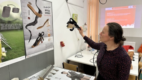 Dr Marta Gębska na Wydziale Sztuk Projektowych Politechniki Bydgoskiej/fot. Tomasz Kaźmierski