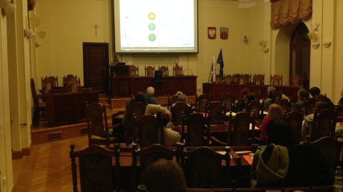 Na spotkaniu w bydgoskim Ratuszu o możliwościach pozyskiwania sprzetu i oprogramowania mówili przedstawiciele fundacji Tech Soup. Fot. Tomasz Kaźmierski