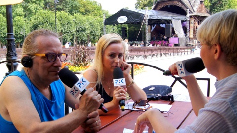 W plenerowym studi Polskiego Radia PiK zasiedli przygotowujący "Impresje Artystyczne 2016" Artur Grudziński i Ludmiła Małecka. Fot. Henryk Żyłkowski