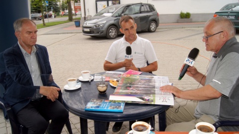 Goście Wojciecha Socińskiego opowiadali o tym, czym dzisiaj żyją mieszkańcy gminy Bukowiec. Fot. Henryk Żyłkowski
