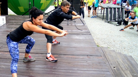 O dobrą rozgrzewkę przed półmaratonem zadbał także Robert Korzeniowski. Fot. Henryk Żyłkowski