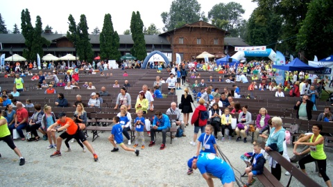 Z 4-krotny mistrzem olimpijskim w chodzie, chciał się rozgrzewać każdy. Fot. Henryk Żyłkowski