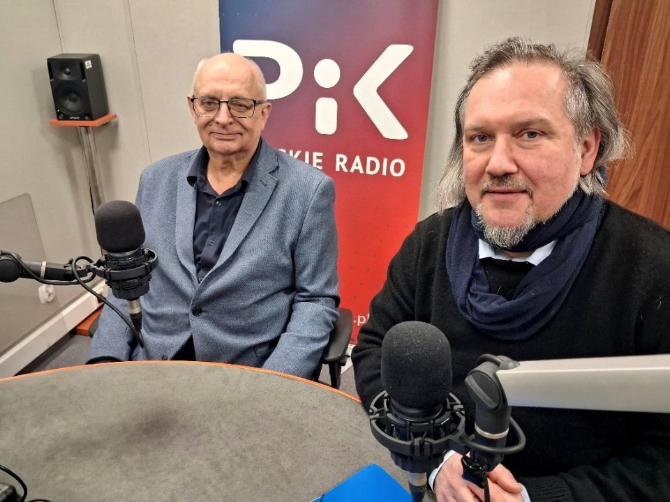 Leszek Kucharski (z lewej) i Michał Kłosiński w toruńskim studiu Polskiego Radia PiK. Fot. Iwona Muszytowska-Rzeszotek