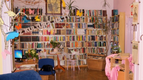 Wizyta w bibliotece w Lnianie. Fot. Henryk Żyłkowski