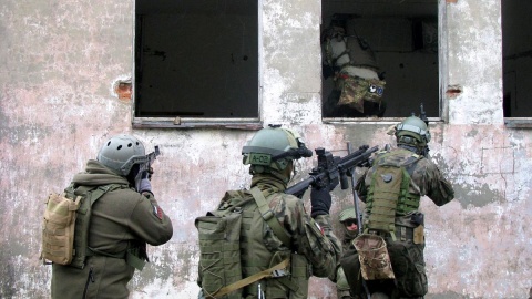 Jedną z form aktywności młodych mieszkańców województwa kujawsko-pomorskiego, jest udział w grupach paramilitarnych. Fot. Nadesłane