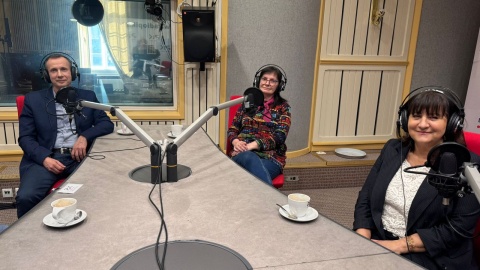 Uczestnicy audycji w studiu Polskiego Radia PiK. Fot. Magda Jasińska