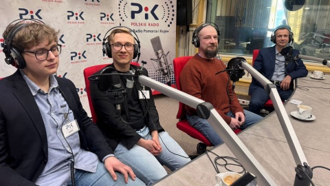 Uczestnicy audycji w studiu Polskiego Radia PiK. Fot. Magda Jasińska