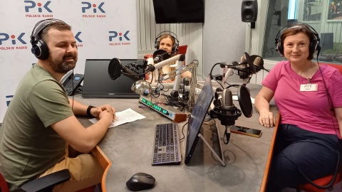 Goście w audycji „Pytać każdy może”: Cezary Graul, dr Agata Żaroń i prof. Magdalena Mateja. Fot. Patrycja Malinowska/PR PiK