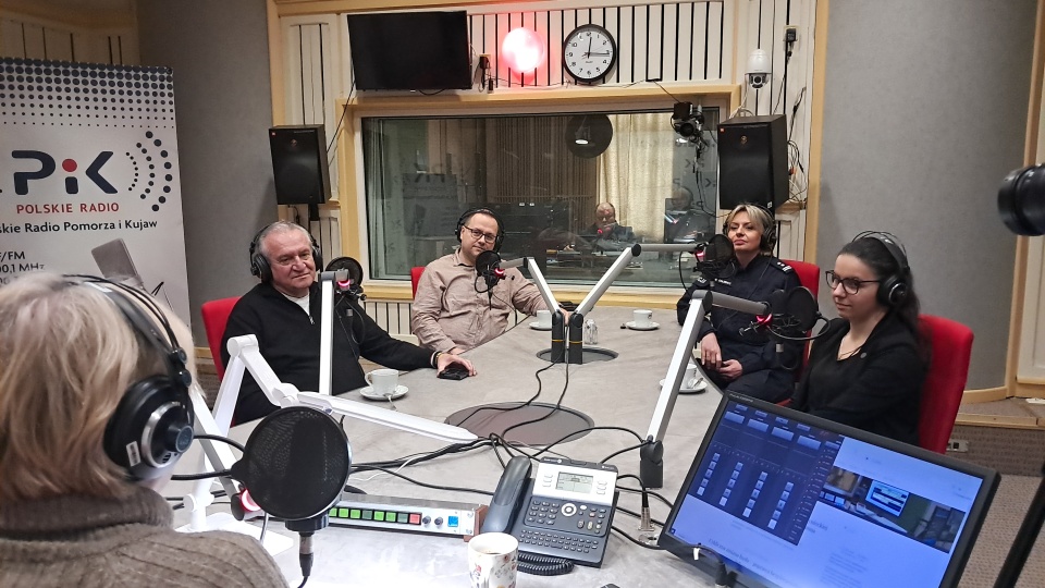 Gośćmi audycji „Pytać każdy może” byli: dr. inż. Agata Giełczyk, mł. insp. Monika Chlebicz, Krzysztof Frydrych i Arnold Paszta/fot: Radosław Łączkowski
