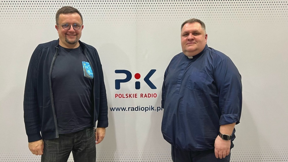 Gośćmi audycji byli Ireneusz Nitkiewicz i ks. Sławomir Bar (od lewej)/fot: Izabela Langner