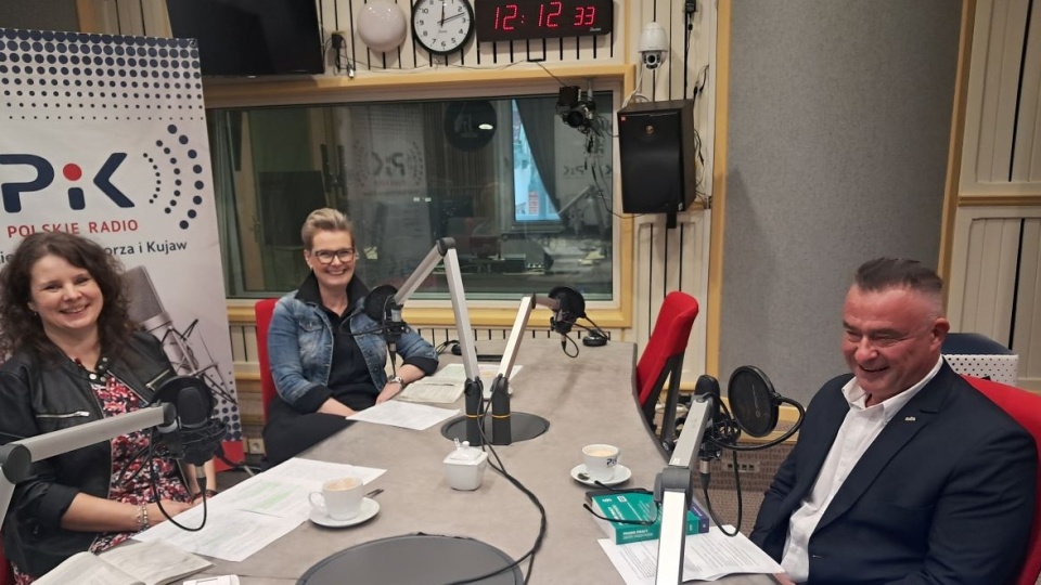 Od lewej: Sylwia Krawczyk - p. o. Okręgowy Inspektor Pracy, Magdalena Araczewska - p.o. zastępcy Okręgowego Inspektora Pracy i Sebastian Gawronek - przewodniczący bydgoskiej "Solidarności"/fot. Magdalena Gill