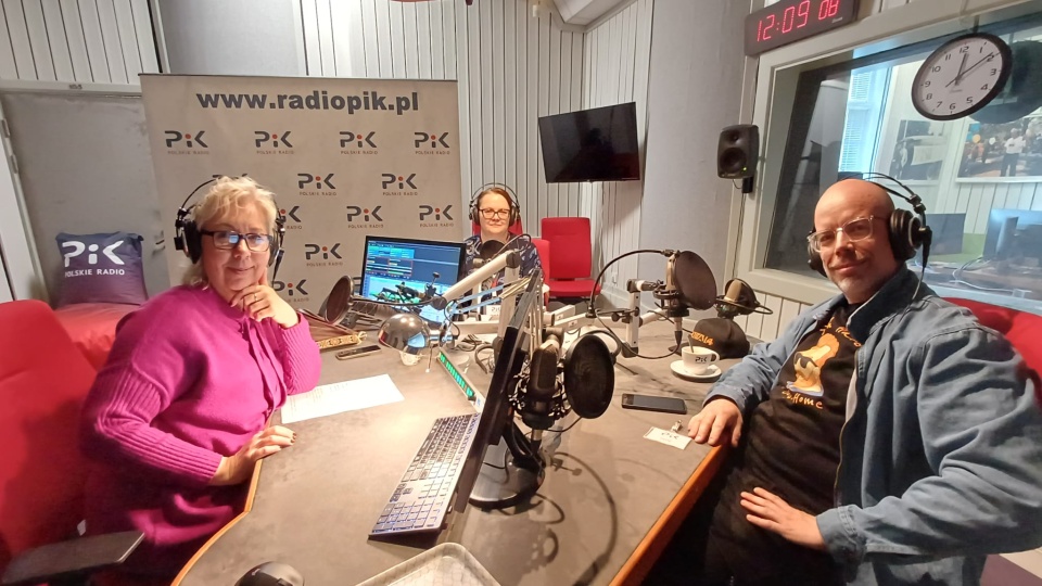 Od lewej: prowadząca Magda Jasińska, Małgorzata Tecław i Piotr Kurek/fot. Katarzyna Bogucka