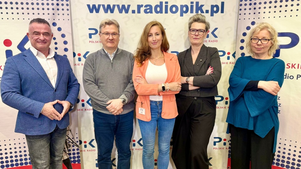 Od lewej: Sebastian Gawronek, Dariusz Kistela, Katarzyna Marszałkowska, Magdalena Araszkiewicz i prowadząca Magda Jasińska/fot. Izabela Langner