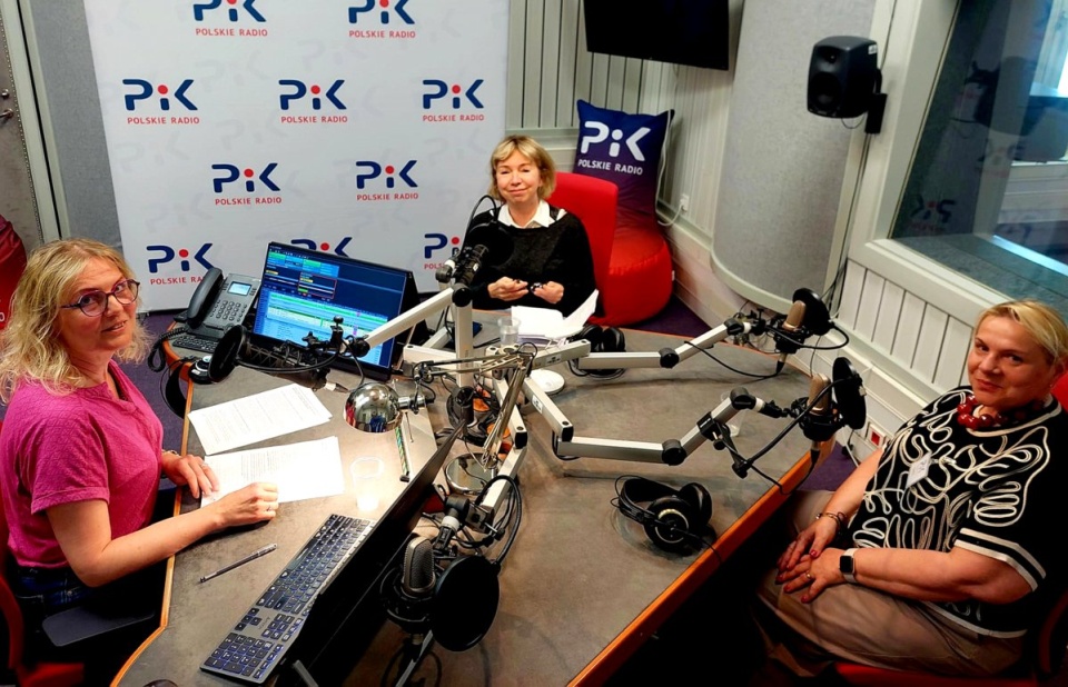 Monika Siwak (L) i jej goście: Roma Gorczyca (C) i dr Katarzyna Domańska (P). Fot. Dorota Witt/PR PiK