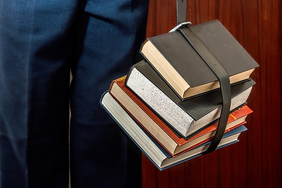 Wartość edukacji wyższej tkwi nie w samym dyplomie, lecz w tym, co z tego studiowania wyniesiemy. Fot. ilustracyjna/stevepb/pixabay.com
