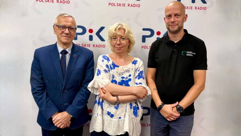 Od lewej: prezes MWiK Stanisław Drzewiecki, prowadząca Magda Jasińska i prof. UKW Dawid Szatten/fot. Izabela Langner