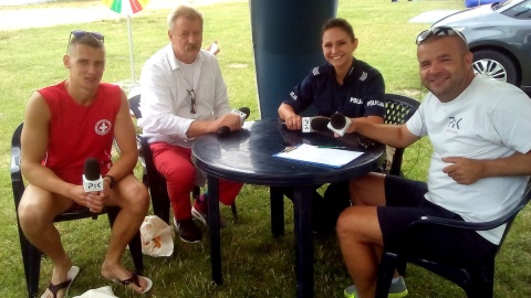 "Ale PiKne lato!" - Pierwsi goście Marcina Dolińskiego w plażowym studiu radiowym. Fot. Sławomir Nowak