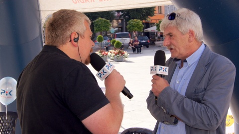 "Ale PiKne lato!" - Michał Słobodzian rozmawia z dyrektorem Muzeum w Brodnicy Marianem Marciniakiem. Fot. Henryk Żyłkowski