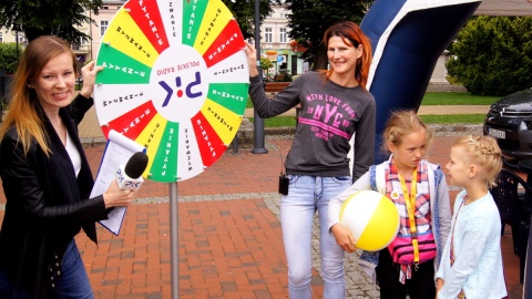 "Ale PiKne lato!" - Pytanie czy wyzwanie? Kołem szczęścia kręci dzisiaj Pani Beata. Fot. Henryk Żyłkowski