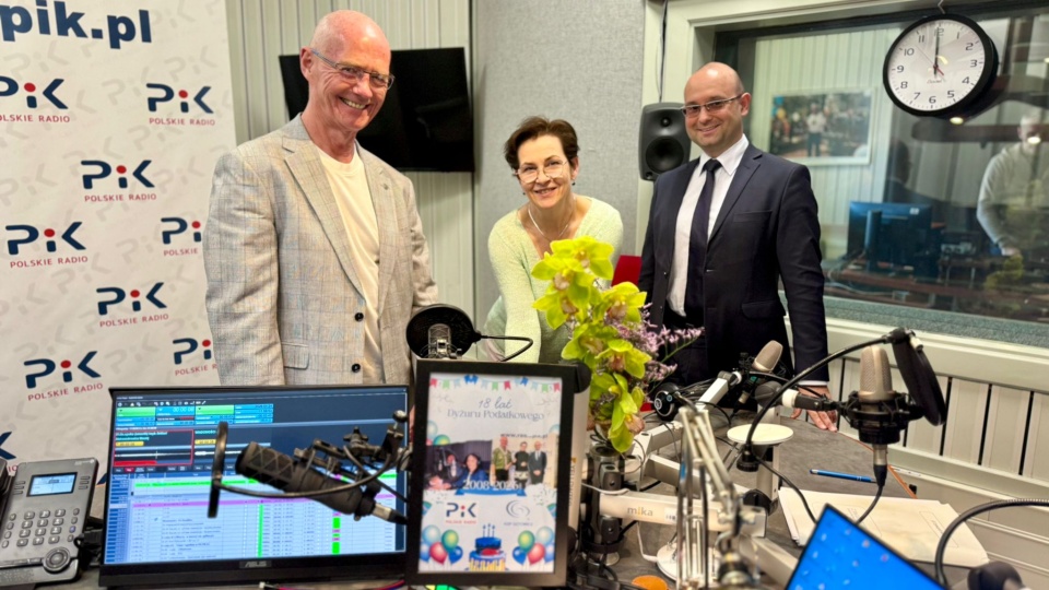 Od lewej: Mariusz Gotowicz, prowadząca Ewa Kurzawa i Michał Wozikowski