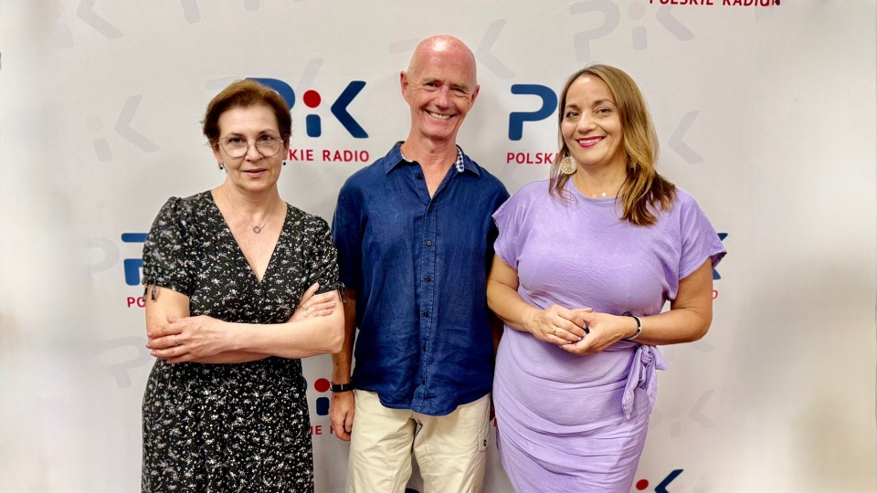 Od lewej: prowadząca Ewa Kurzawa, Mariusz Gotowicz i Violetta Wełnicka/fot. Izabela Langner