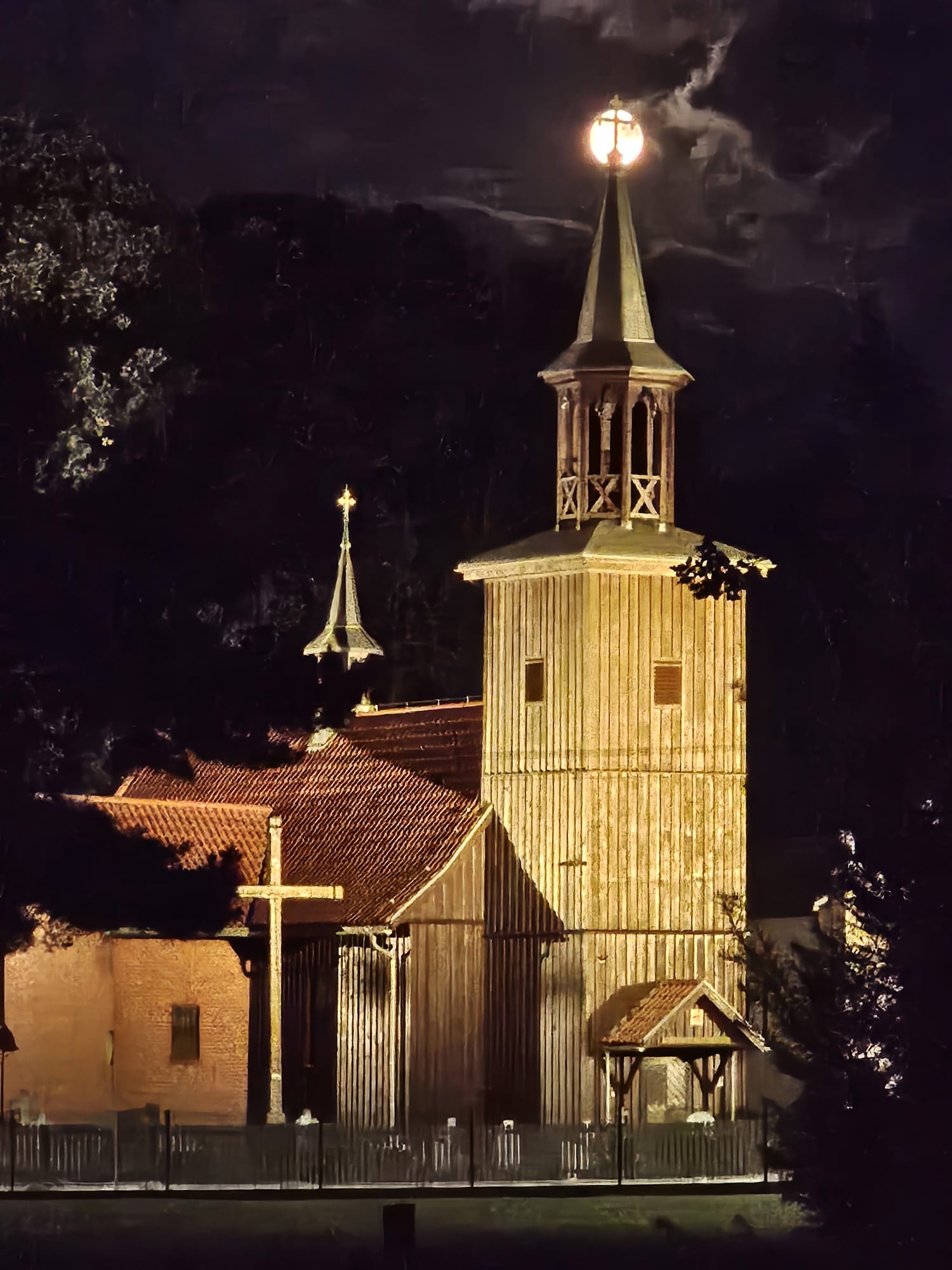 Zabytkowy, drewniany kościół pw. Podwyższenia Krzyża Świętego w Żołędowie. Fot. Ewa Dąbrowska/PR PiK