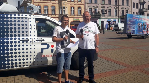 Damian Klich w towarzystwie regionalisty, Dariusza Mellera. Fot. Sławomir Nowak.