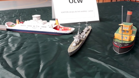 Kartonowe jednostki morskie. Fot. Sławomir Nowak.