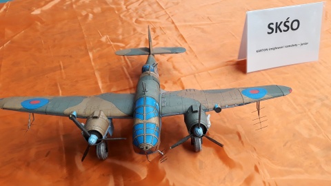 Kartonowe jednostki latające. Fot. Sławomir Nowak.