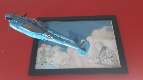Wykonany przez Majora Krzysztofa Kuńca model samolotu na którym latał Antoine de Saint-Exupery podczas II Wojny Światowej. Fot. Sławomir Nowak.