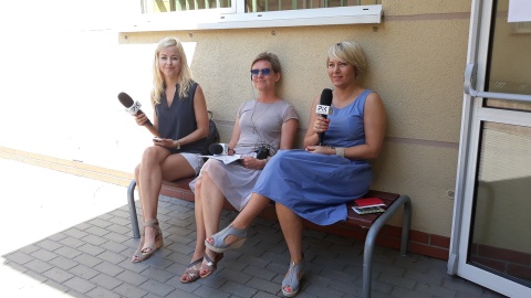 Instruktorka zumby Monika Żółtowska, Monika Siwak-Waloszewska i Żaneta Kaźmierczak szefowa GOSiR. Fot. Sławomir Nowak.