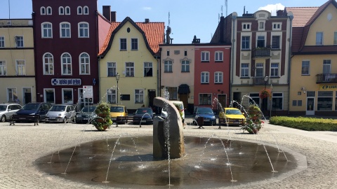 Fontanna na rynku w Nowem. Fot. Krystian Makowski.