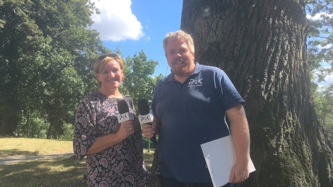 Michał Słobodzian z prezesem Koła Towarzystwa Pamięci Powstania Wielkopolskiego, Ewą Leżoń. Fot. Krystian Makowski.