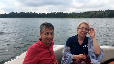 Na motorówce Magda Jasińska rozmawiała z Józefem Drzazgowskim. Fot. Krystian Makowski.