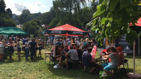 Przerwa obiadowa. Fot. Henryk Żyłkowski.