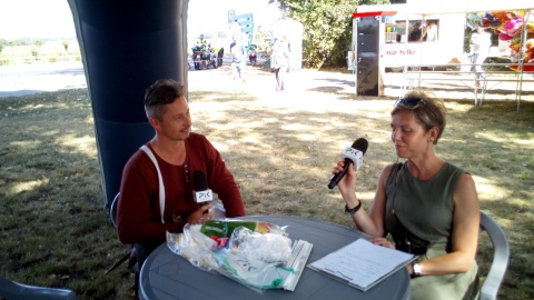 W plenerowym studio gościliśmy organizatora inscenizacji Bitwy pod Płowcami, Leszka Kalickiego. Fot. Jan Duks.