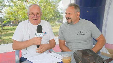 Wojciech Sobociński z producentem serów, Januszem Adamczykiem. Fot. Adam Hibner.