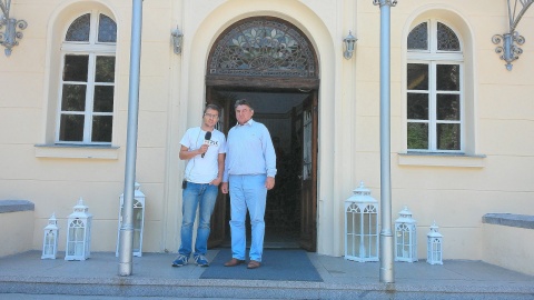 Damian Klich z właścicielem Pałacu w Sypniewie, Romualdem Adamskim. Fon. Jan Duks.