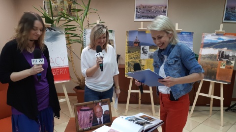 Bogumiła Wresiło z p. Katarzyną Świątkowską i p. Klaudią Dopierałą. fot.Jan Duks.