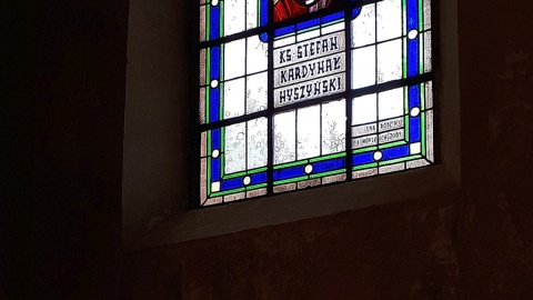 Witraże parafii pw. św. Jana Chrzciciela w Ostrowie. Fot. Bogumiła Wresiło.