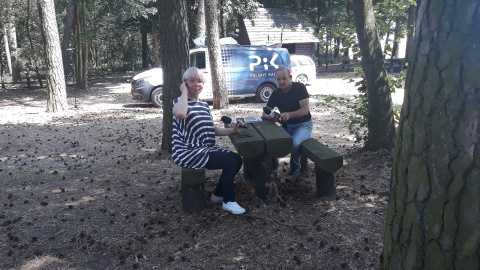 Magdalena Jasińska z Adamem Myrtą w Parku Kulturowym Wietrzychowice. Fot. Sławomir Nowak.