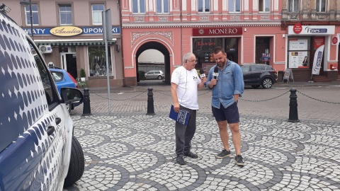 Wojciech Sobociński z dyrygentem Chóru Nadzieja, Michałem Gacką. Fot. Sławomir Nowak.