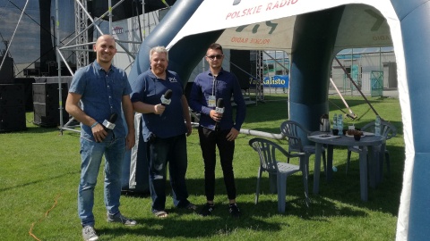 Michał Słobodzian z członkami zespołu Sensitive to Sound, Jarosławem Lewandowskim i Grzegorzem Lasotą. Fot. Arkadiusz Buziak
